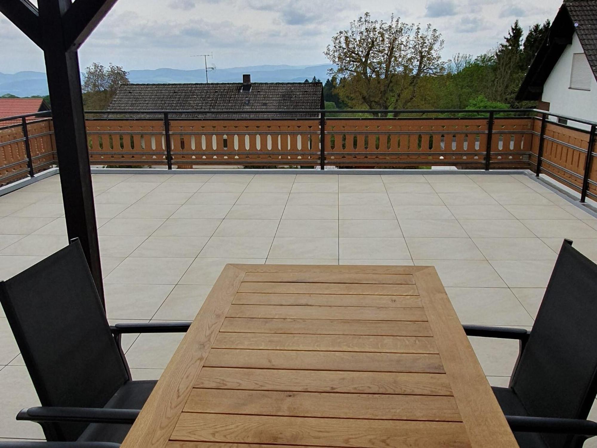Comfortable Flat In Goerwihl With Balcony Gorwihl Exterior photo